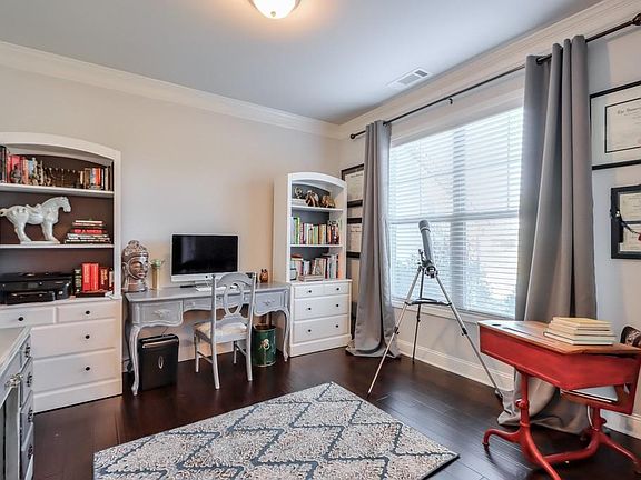 4th image of 4557 Banshire Cir