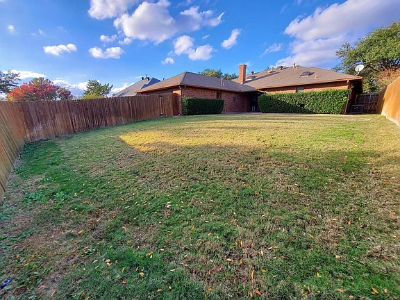 3rd image of 3842 Kelly Blvd