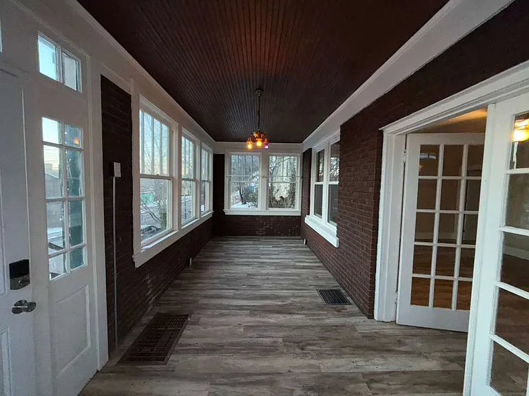 207 Singer Ave — Photo 7