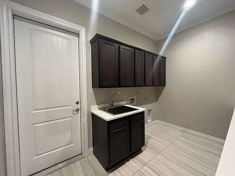 4815 Viewcrest Rd — Photo 9