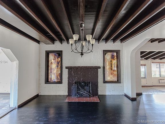 5th image of 11612 NE 6th Ave