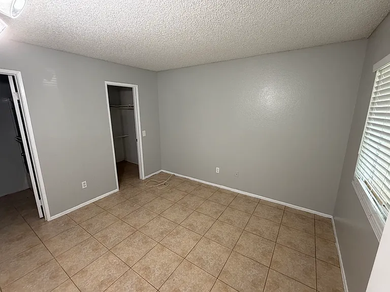 3732 Oak Creek Dr #E — Photo 13