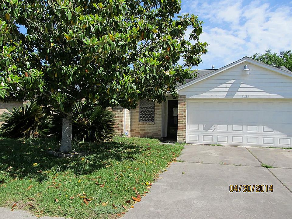 1st image of 10123 Roseberry Dr