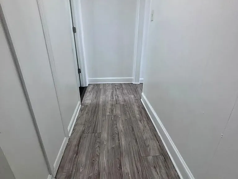 739 Beatty St — Photo 10