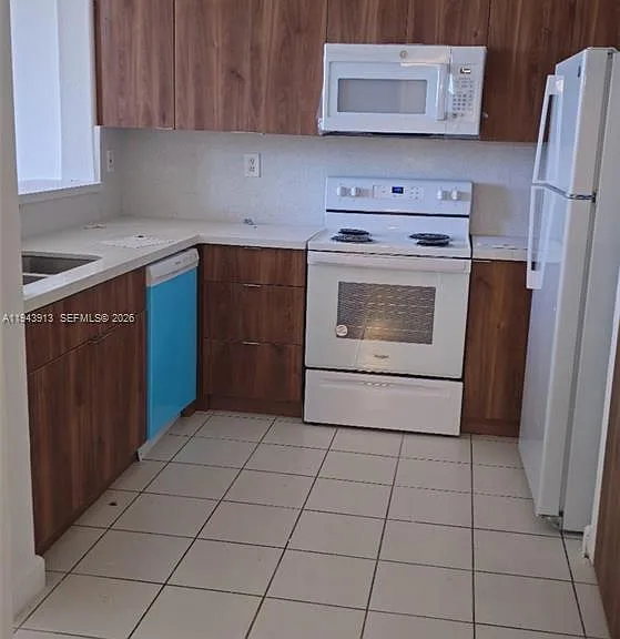 2551 SE 16th Ter #202 — Photo 5
