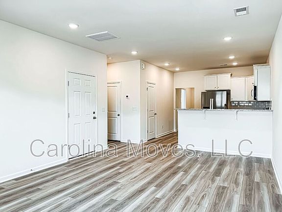 3rd image of 3068 Olivette Pl