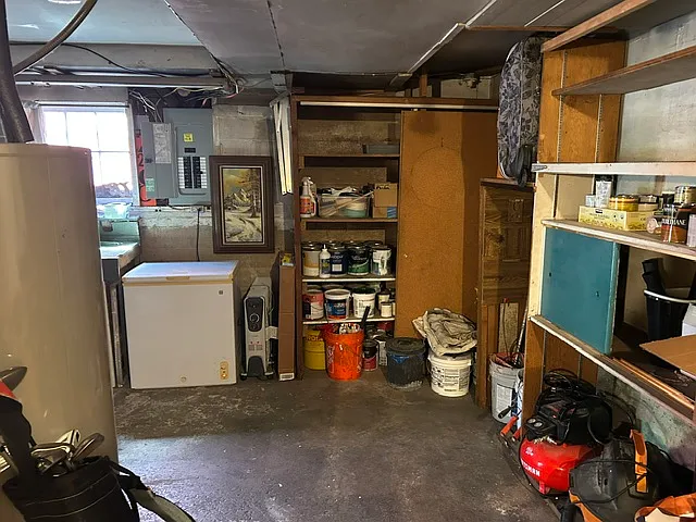 945 Fowler St — Photo 10