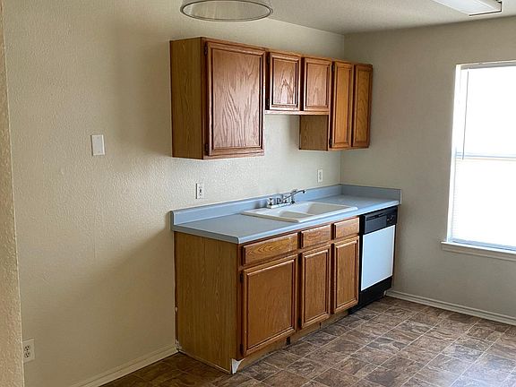 5th image of 1710 Benttree Dr