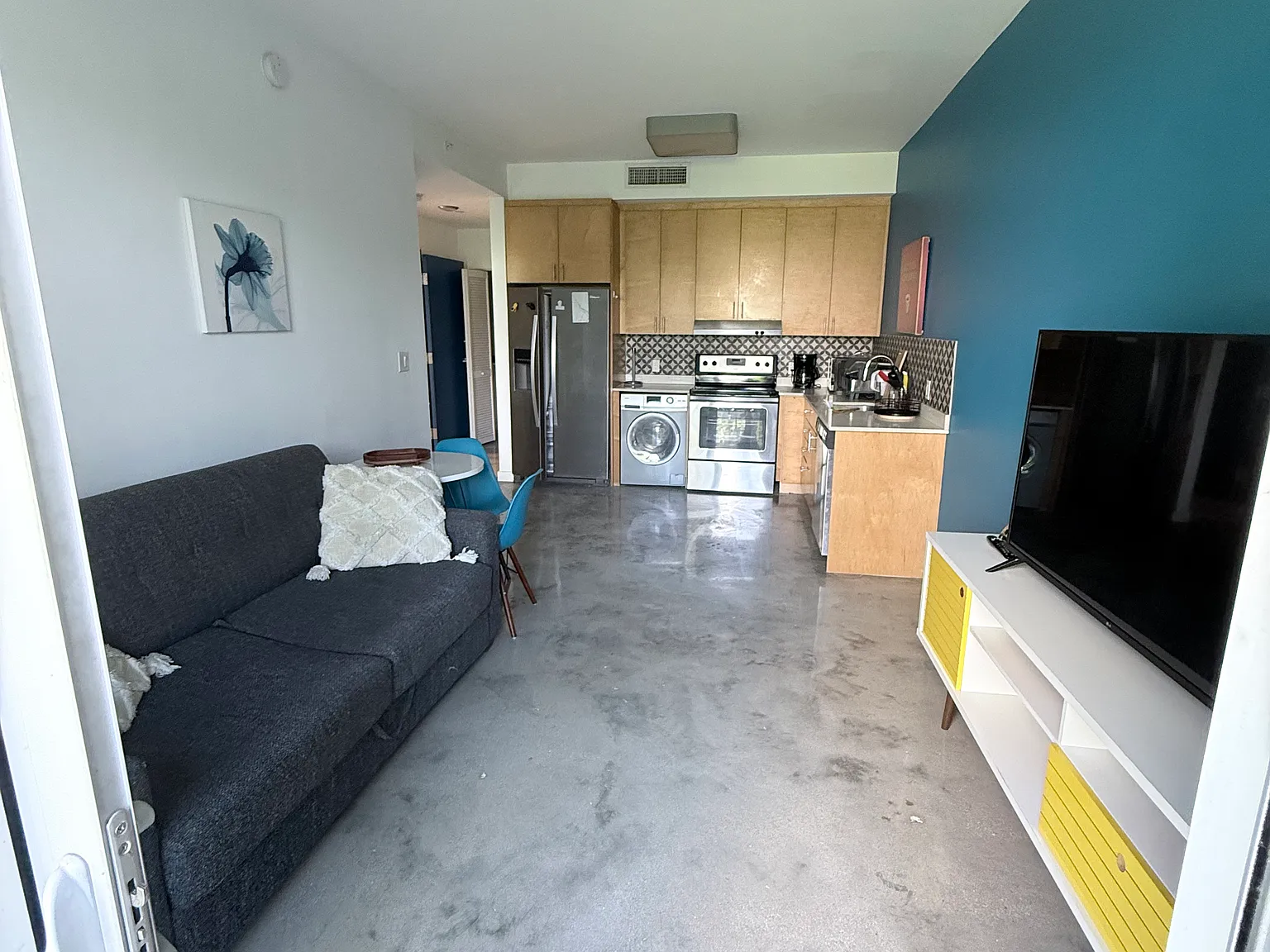 1 bed, 617 sqft, $2,100 — Photo 1