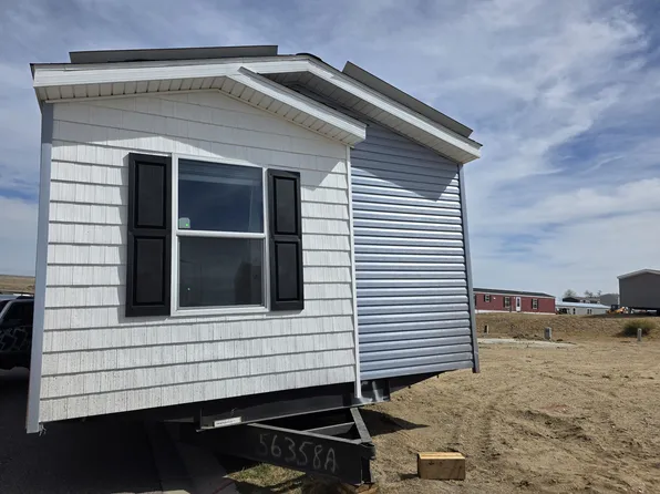 Cavco Essence Plan, Aspen Community