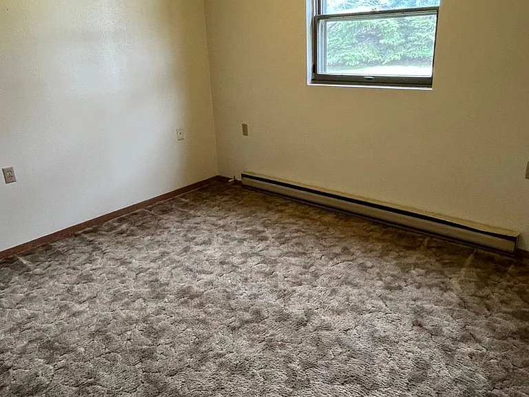 228 E Chicago Ave — Photo 12