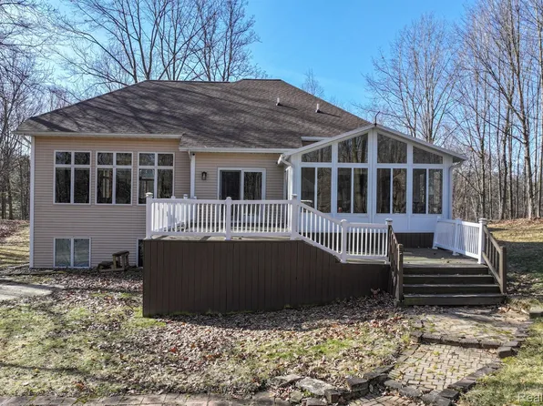 12247 Coldwater Rd, Columbiaville, MI 48421