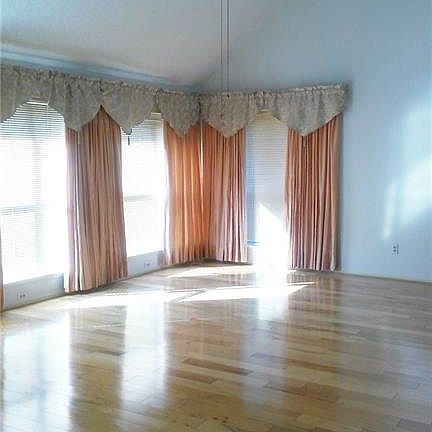 5th image of 1516 Palisades Dr