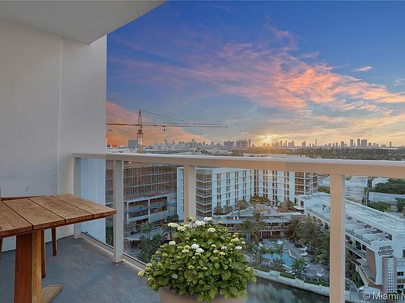 2nd image of 102 24th St APT 1121