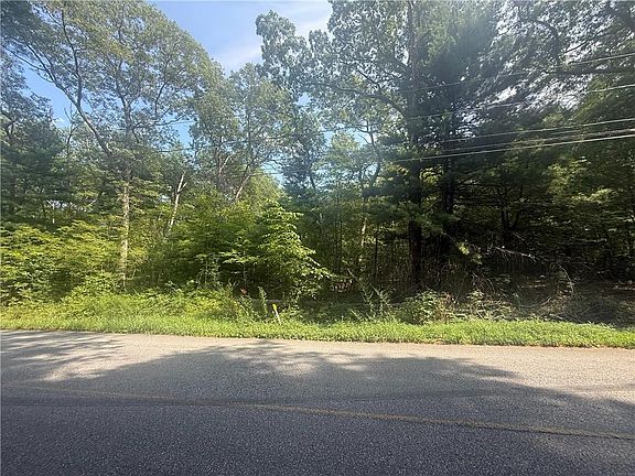 3rd image of 18 Ledge Hill Rd