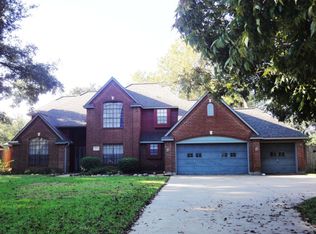 305 Juniper St, Lake Jackson, TX 77566