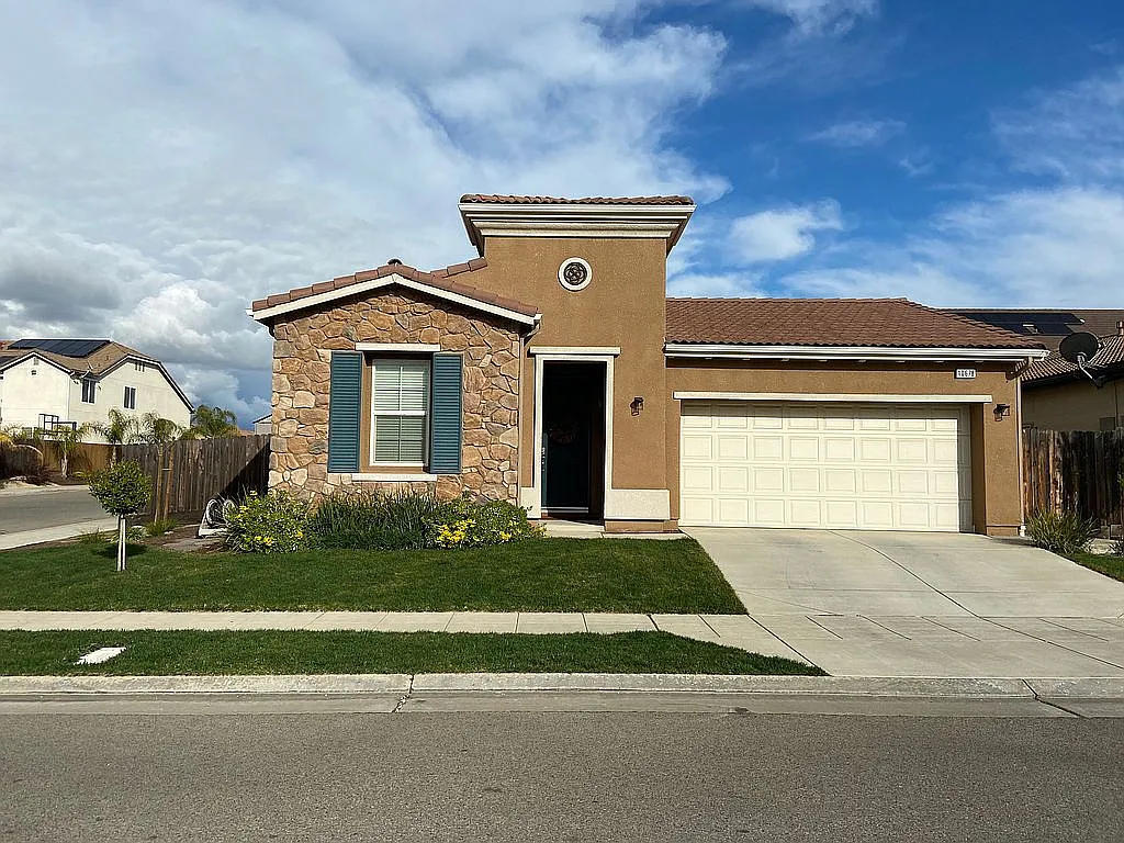 10678 N Whitney Ave photo 1