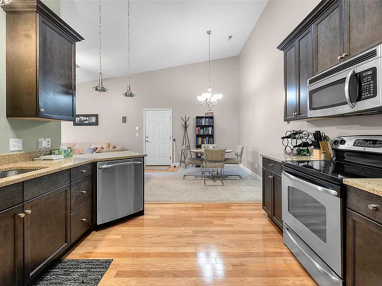6431 Brookfield Court Dr #206 — Photo 9