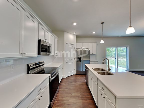 3rd image of 12618 Dardevle Ln