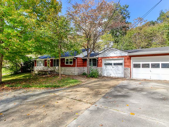 3rd image of 217 Beechwood Dr
