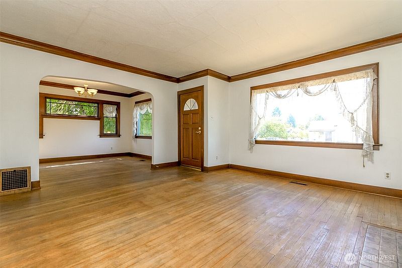 4th image of 5019 S G Street