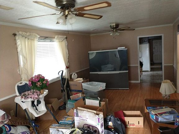 2nd image of 303 E Railroad Ave