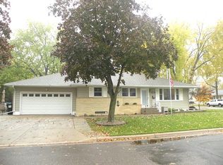 204 Northwoods Ave NE, Hutchinson, MN 55350