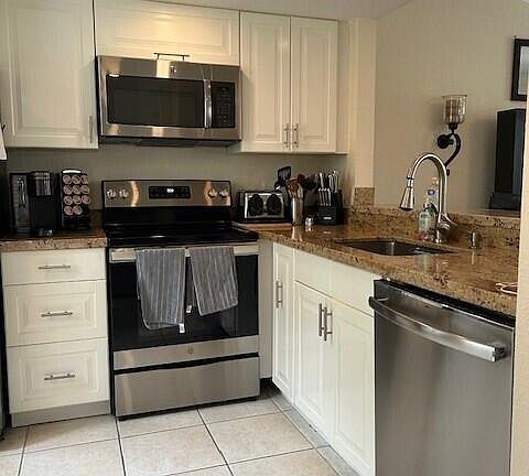 2nd image of 1040 Lake Shore Dr APT 105