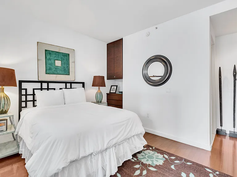 1600 Broadway #18F — Photo 3