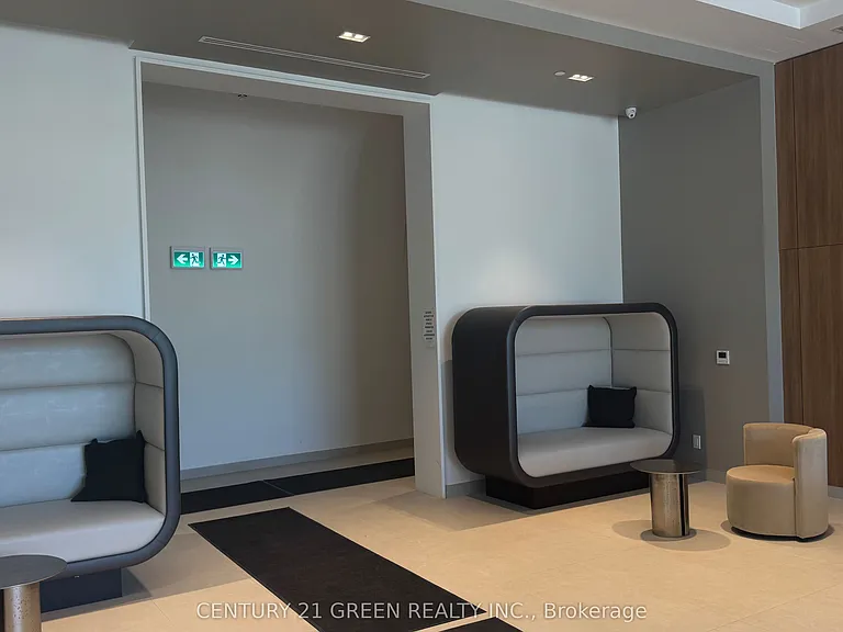 2075 Lakeshore Rd #2106 — Photo 2