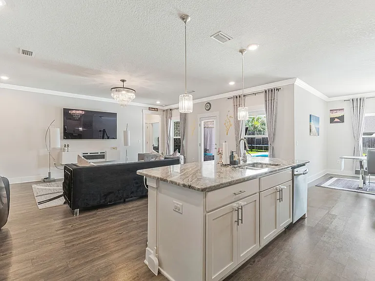 6076 Cherry Hill Cir — Photo 13