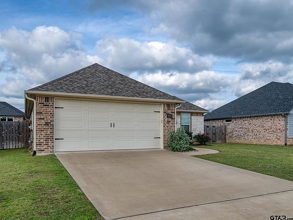 2nd image of 1803 Jessica Dr