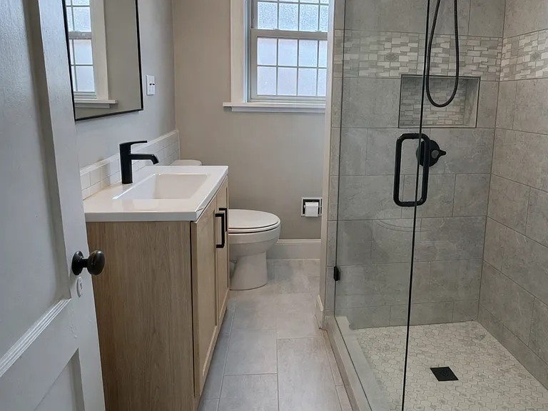 6252 Delmar Blvd #204 — Photo 8