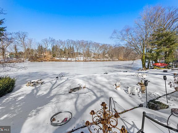 2nd image of 2031 Sylvan Park Rd