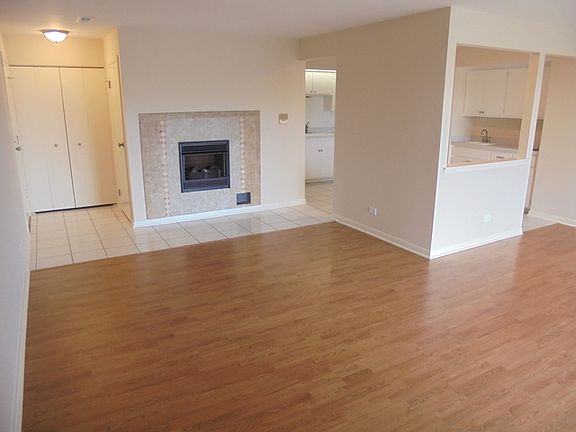 2nd image of 4716 W 106th Pl APT 3A