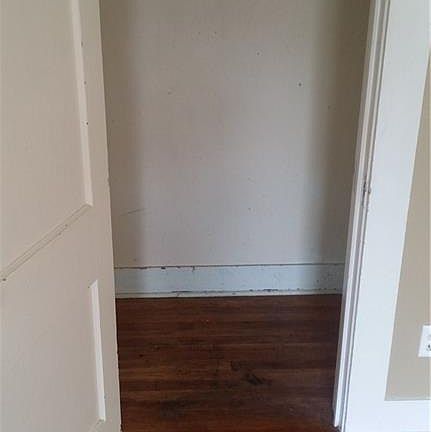 5th image of 609 En 15th St APT A