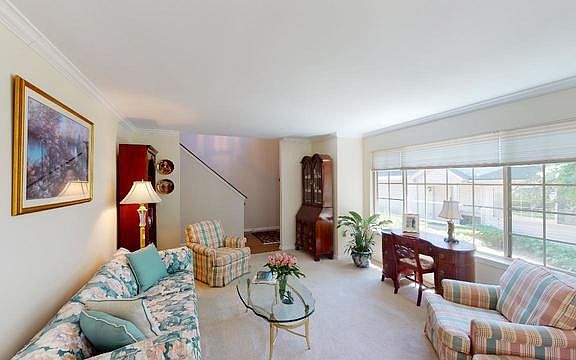 3rd image of 1540 N Saint Marks Pl