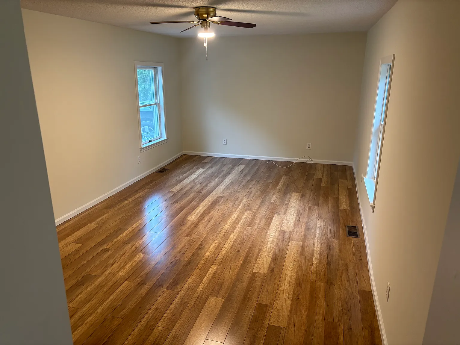 4 bed, 1800 sqft, $2,800 — Photo 3