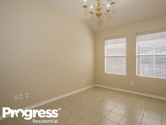 5th image of 15527 Hickory Dale St