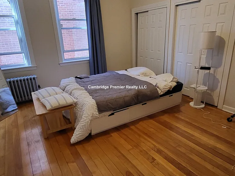 281 Harvard St #4 — Photo 5