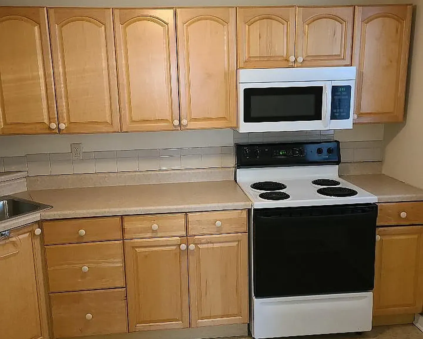 Historic Greystone Apartments — Photo 1
