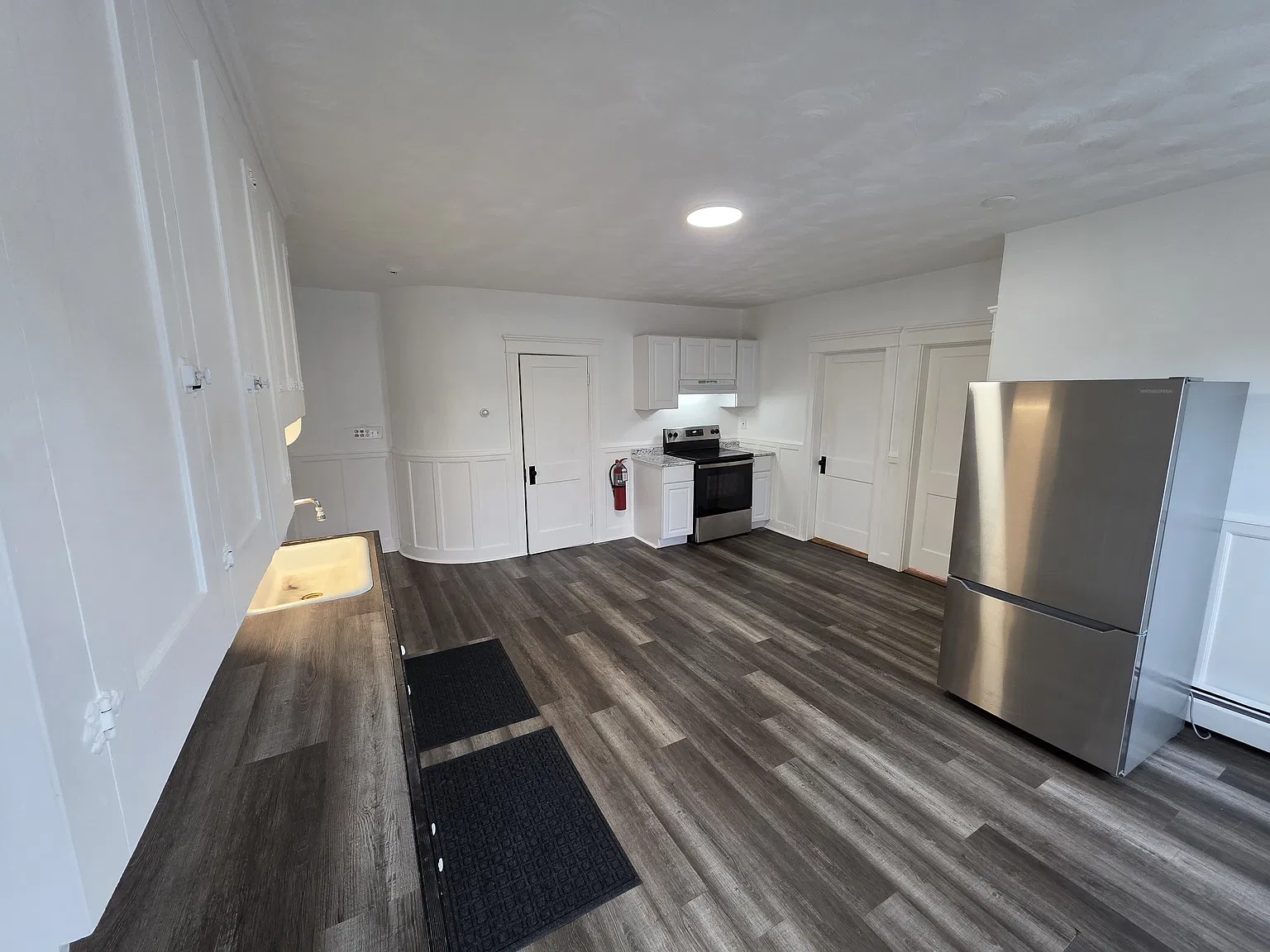  59 Sweet Ave 2ndFlr 2B/1B Spacious Hardwoods FreshPaint PetOK Laundry — Photo 1
