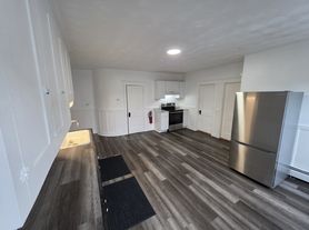 59 Sweet Ave 2ndFlr 2B/1B Spacious Hardwoods FreshPaint PetOK Laundry, 2R