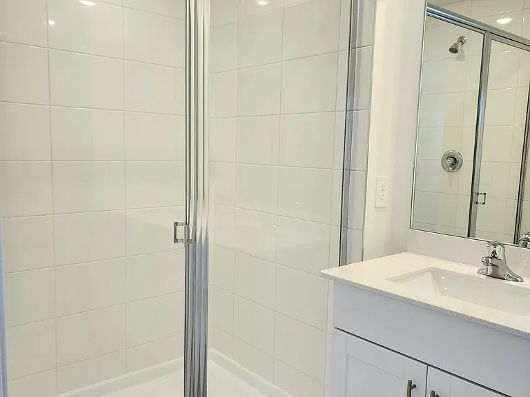 629 Salisbury Cir — Photo 18