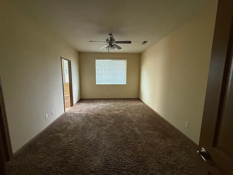 1764 Golden Way — Photo 21
