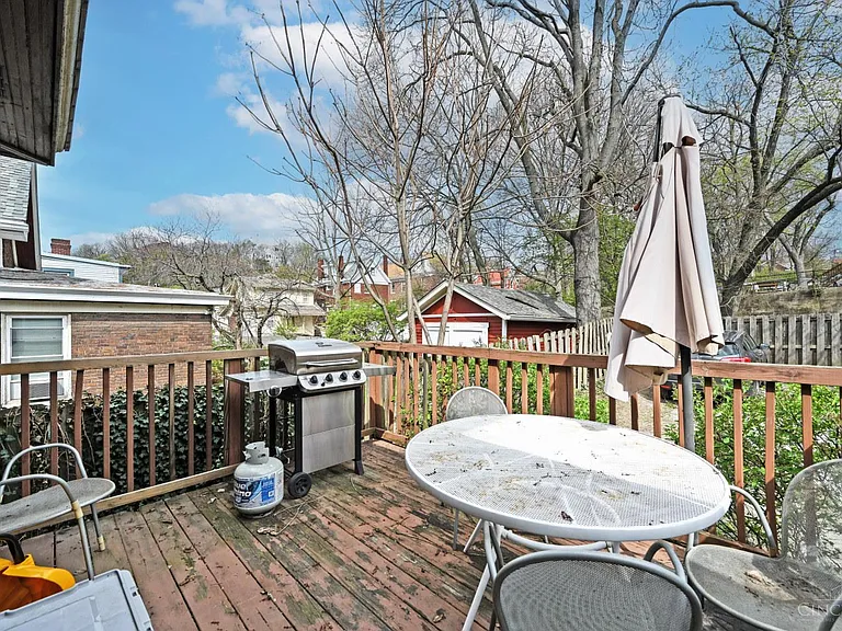 336 Warner St — Photo 23