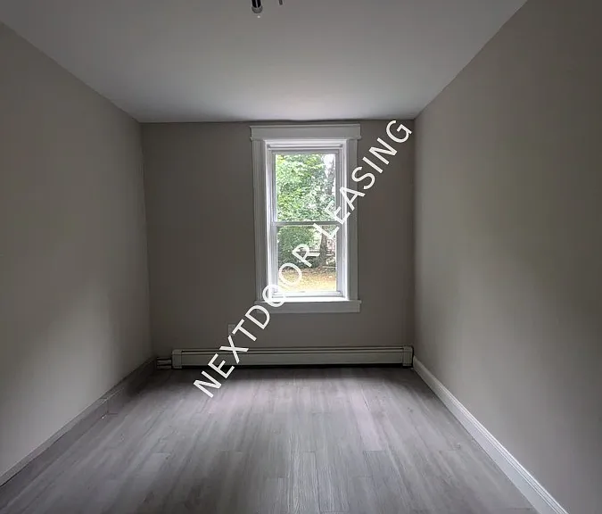 212 Bidwell Ave #1M — Photo 11