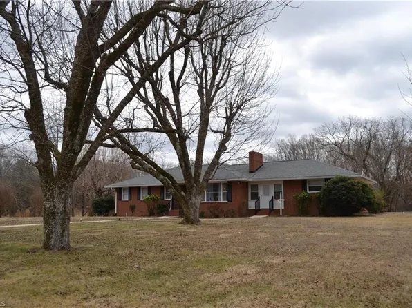 674 Priddy Loop, Stoneville, NC 27048