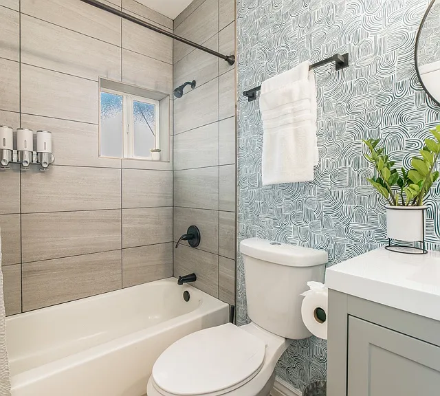 1219 N Norton Ave — Photo 17
