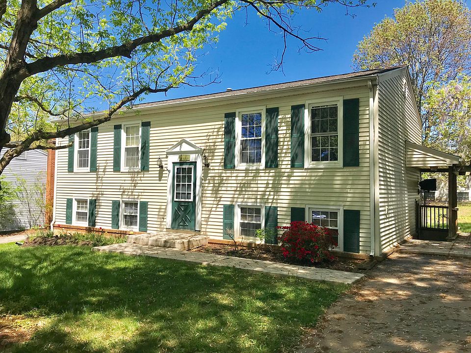 1st image of 4612 Sanders Dr NE